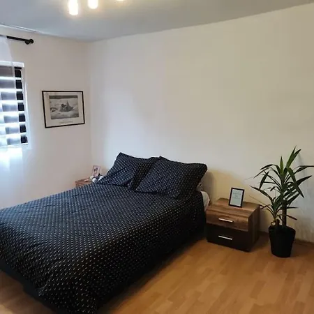Holiday House 'lola'